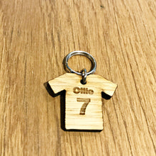 Load image into Gallery viewer, Personsalised Football Shirt Keyrings
